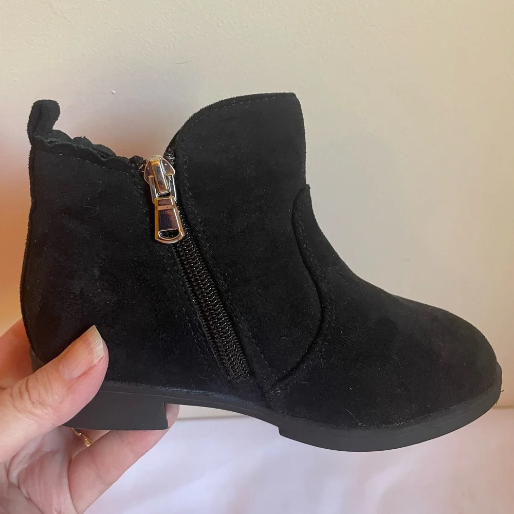 Pandaninjia Clara Black Suede Kids Zip Boots with‎ Bow Detail, NWOT, Size 11